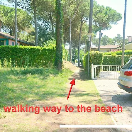 Lignano Schoene Mit Privat Garten 펜션 리그나노 사비아도로