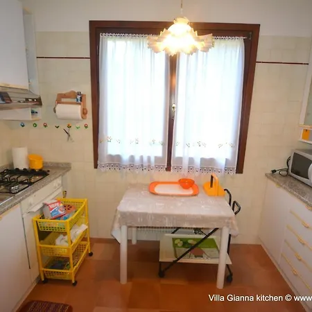 펜션 Lignano Schoene Mit Privat Garten 리그나노 사비아도로